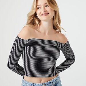 New Look off-shoulder crop top (S)